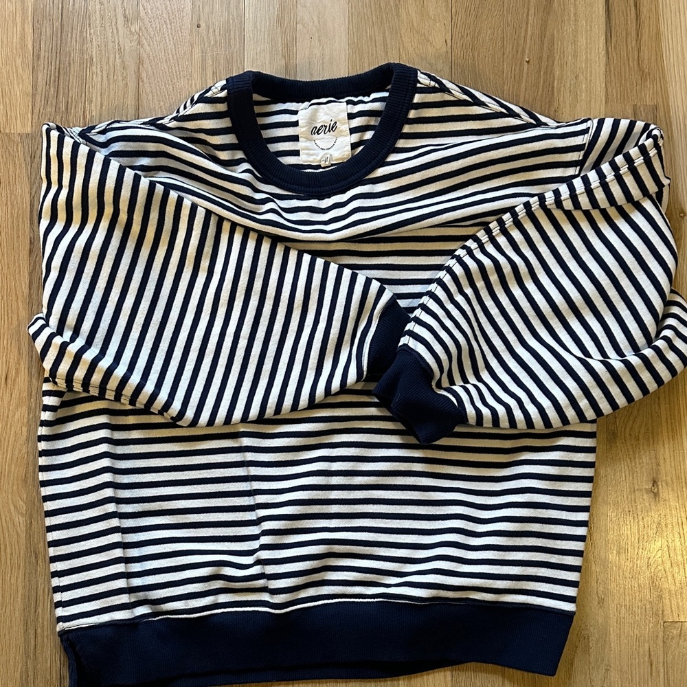 Aerie Women's Navy and White Striped Crewneck Sweater